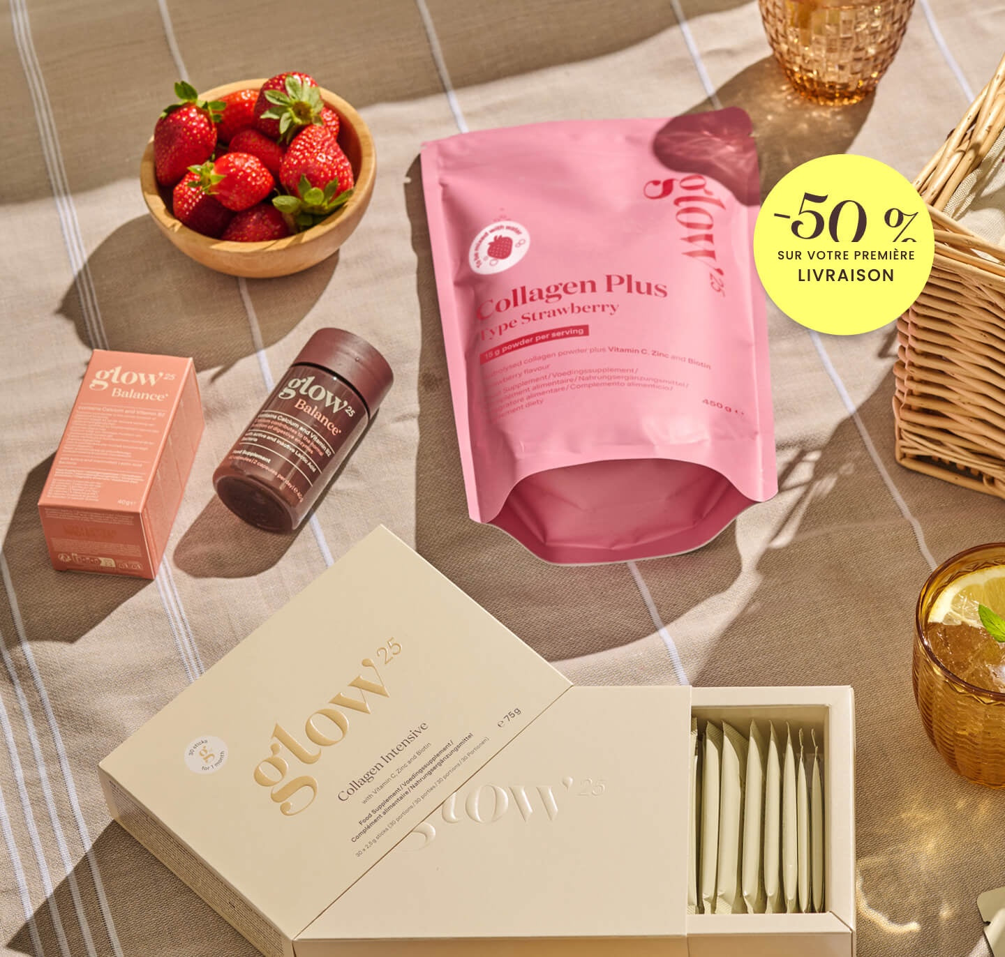 Glow25 Collagène Plus Strawberry, Balance et Collagène Intensif sur une couverture de pique-nique, cercle jaune : 50 % sur la 1re livraison