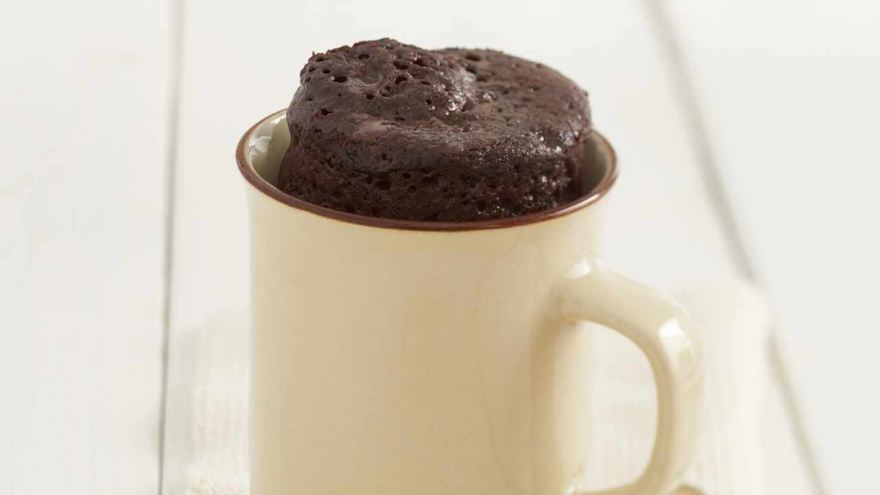 Glow Mug Cake (No Sugar) Recipe – 3-Minute Collagen Dessert